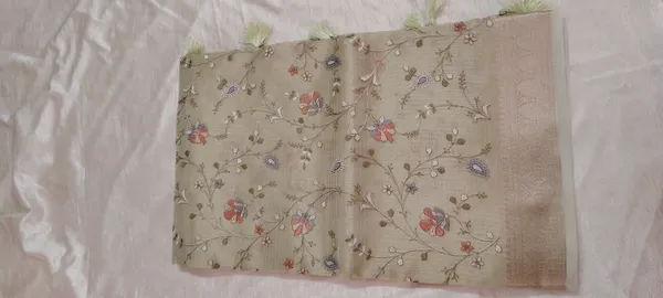 Tissue_Kota_Silk_Saree_With_Thread_Work_Embroidered_Details