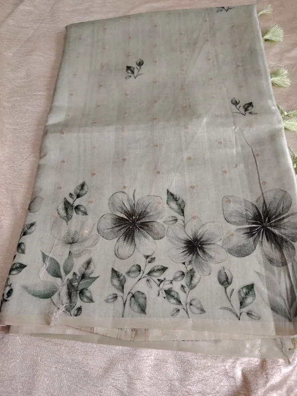 Elegant_Floral_Print_Raw_Silk_Saree_With_Tassels