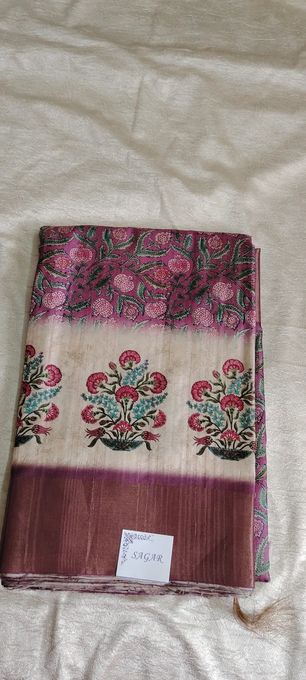 Chapa_Silk_Floral_Printed_Saree_With_Pink_Border