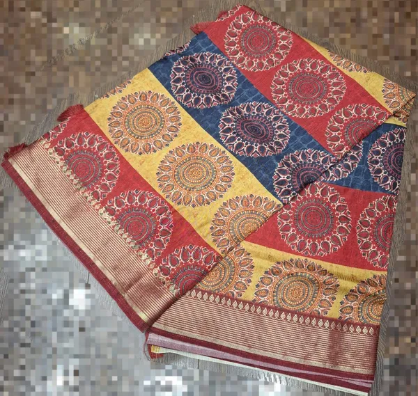 Traditional_Banarasi_Silk_Saree_With_Intricate_Circular_Motifs_And_Zari_Border
