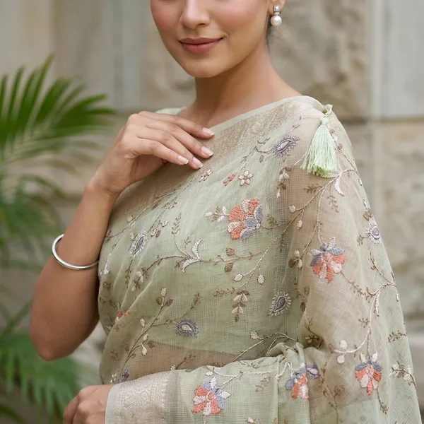 Tissue_Kota_Silk_Saree_With_Thread_Work_Embroidered_Details