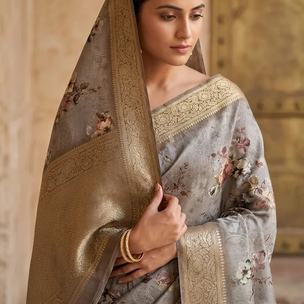 Elegant_Moonga_Crepe_Silk_Floral_Print_Saree_-_Grey
