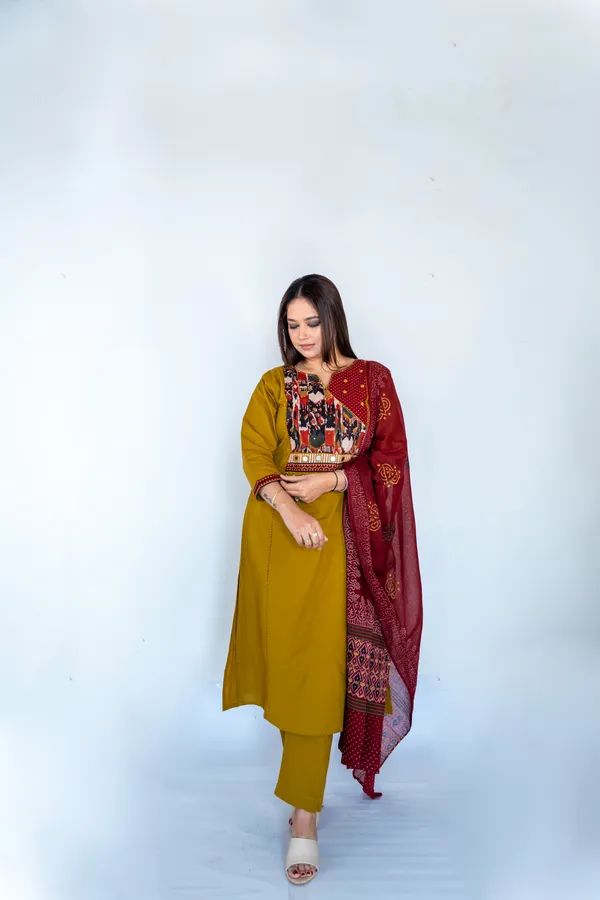 Mustard_Yellow_Kurta_Set_With_Maroon_Ajrakh_Printed_Dupatta