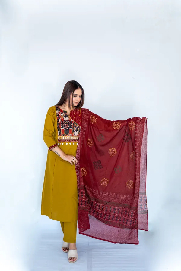 Mustard_Yellow_Kurta_Set_With_Maroon_Ajrakh_Printed_Dupatta