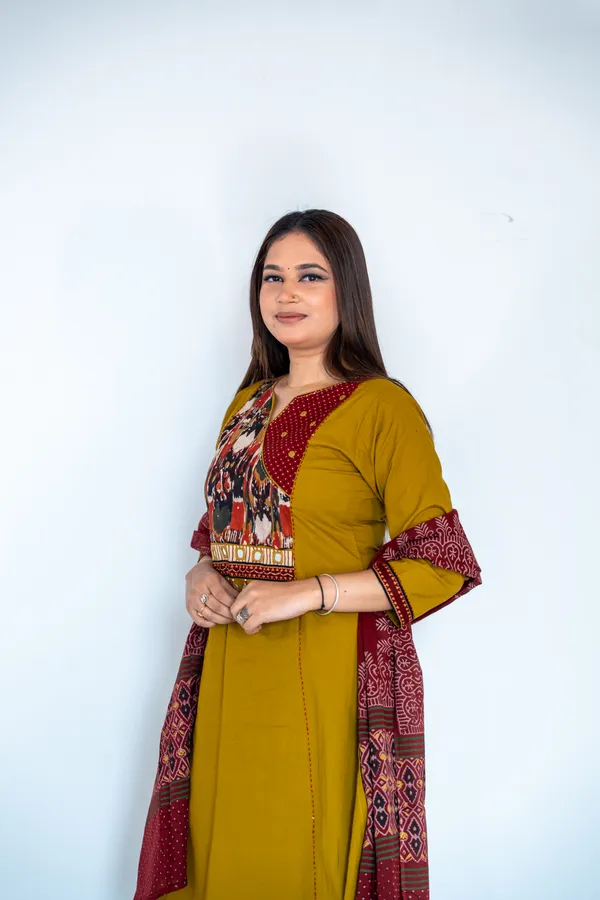 Ethnic_Kurta_Set_With_Ajrakh_Print_Dupatta_And_Women_Striped_Kurta_Dupatta_Set_With_Embroidery_Combo_Pack_Of_2