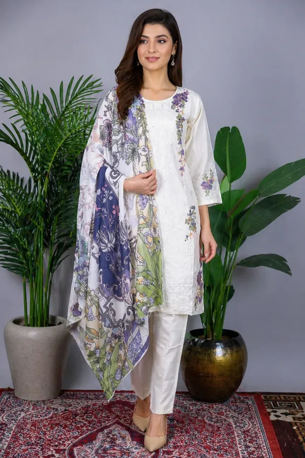 White_Elegant_Embroidered_Pakistani_Suit_Set_With_Floral_Dupatta