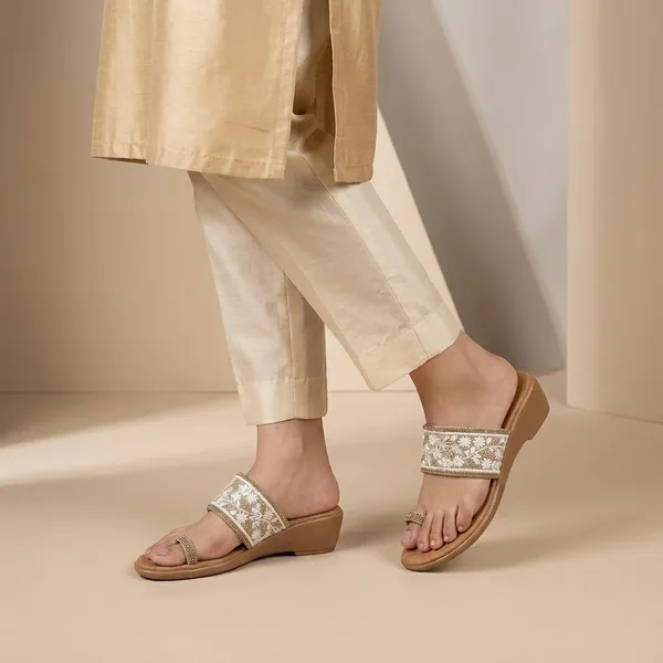 Silver_Gold_Embellished_Wedge_Sandals_For_Women
