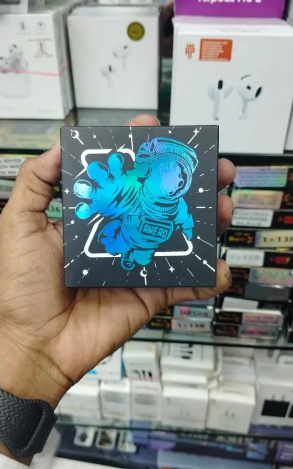Wireless_Bluetooth_Earbuds_With_Astronaut_Design_Packaging