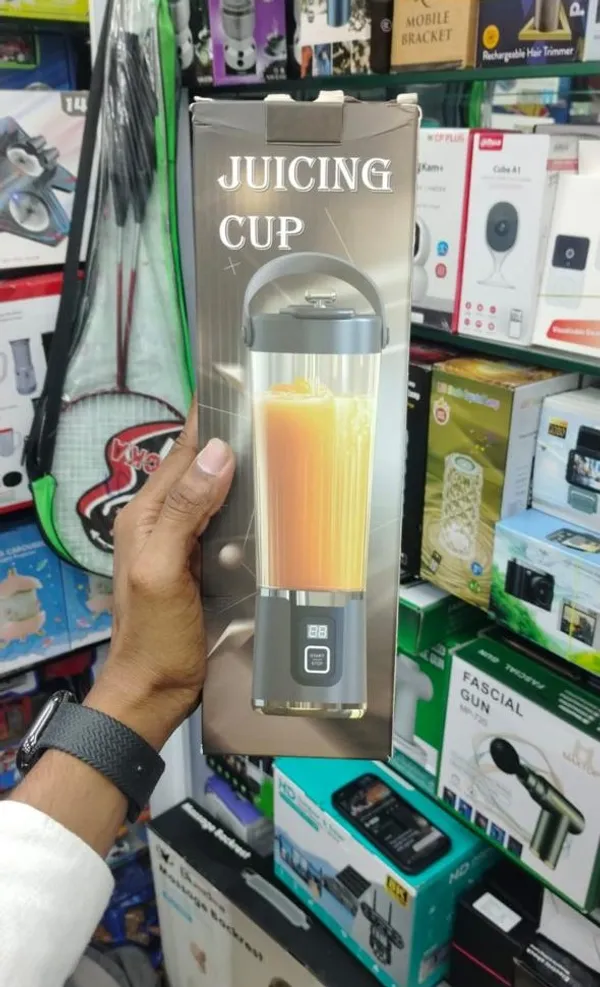 Portable_Rechargeable_Juicing_Cup_Bottle_-_Usb_Blender_For_Smoothies_And_Shakes