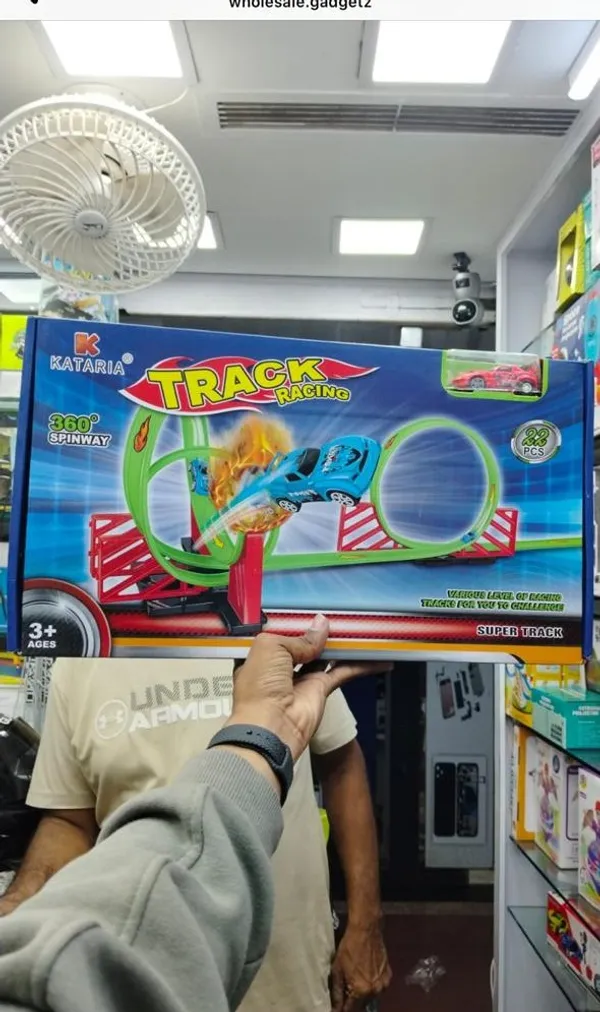 360°_Spin_Racing_Track_Set_With_Loop