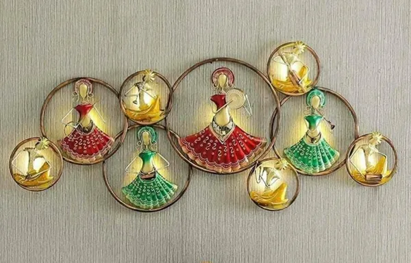 Decorative_Metal_Wall_Art_-_Dancing_Figures_In_Circular_Frames