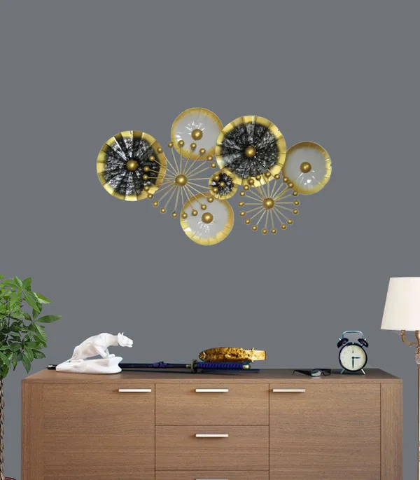 Golden_Decorative_Wall_Art_With_Circular_Disc_Design