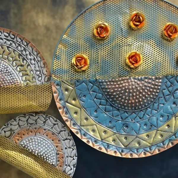 Decorative_Woven_Wall_Hanging_With_Floral_And_Fan_Motifs