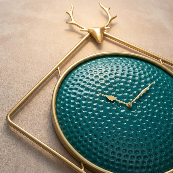 Decorative_Wall_Clock_With_Deer_Antler_Design_And_Teal_Blue_Dial