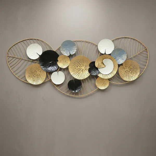 Decorative_Metal_Wall_Art_-_Overlapping_Circular_Discs_With_Gold_And_Black_Finish