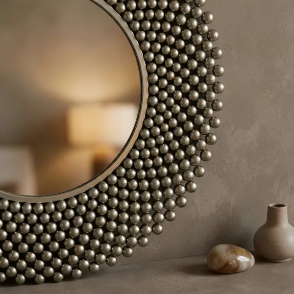 Decorative_Sunburst_Wall_Mirror_With_Metallic_Beaded_Frame