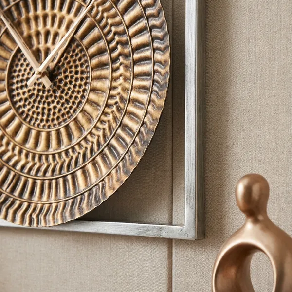 Golden_Circular_Textured_Metal_Wall_Art_With_Square_Frame
