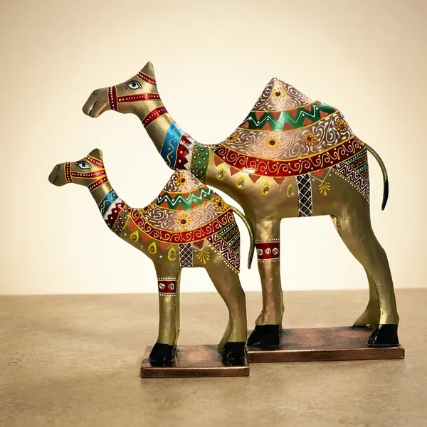 Handcrafted_Decorative_Metal_Camel_Figurines_-_Set_Of_2_(Large_And_Small)