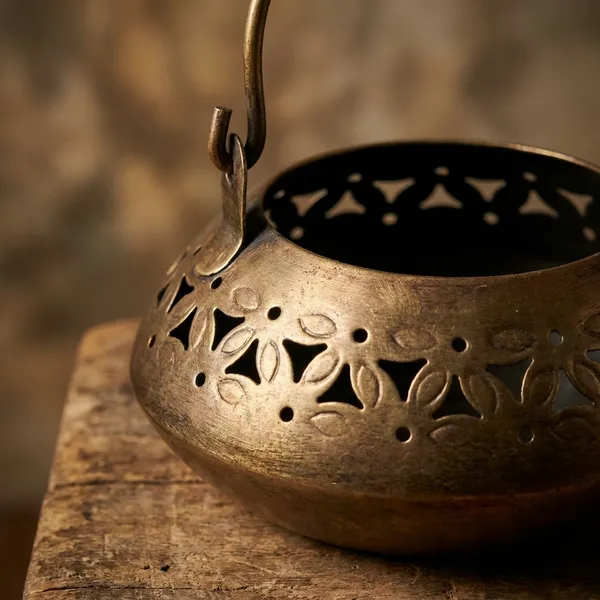 Decorative_Brass_Hanging_Candle_Holder_With_Cutwork_Design