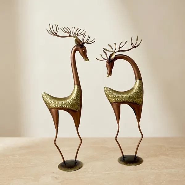 Handcrafted_Metal_Decorative_Reindeer_Figurines_Set_Of_2