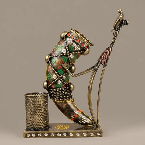 Decorative_Musical_Instrument_Pen_Holder_-_Handcrafted_Metal_Desk_Organizer