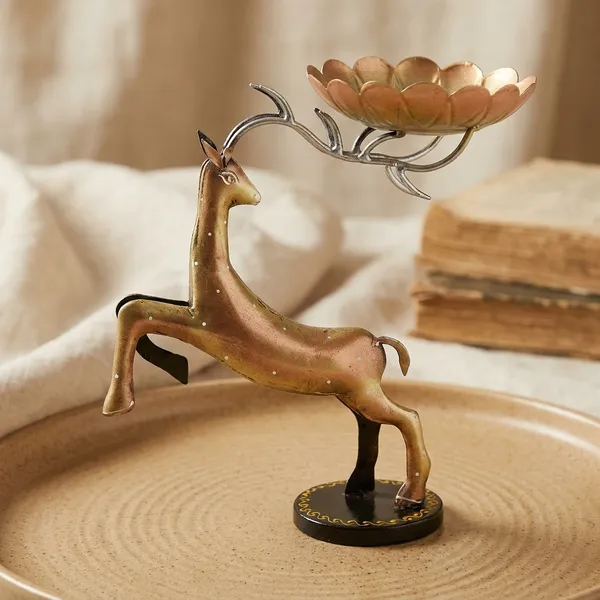 Decorative_Golden_Deer_Candle_Holder_With_Lotus_Petal_Dish