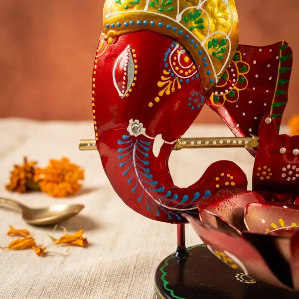 Handcrafted_Wooden_Ganesha_Diya_Stand_-_Traditional_Pooja_Decor_With_Peacock_Design