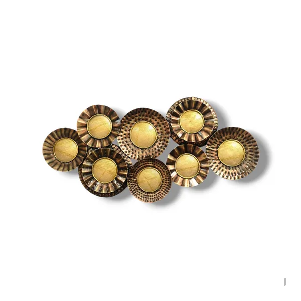 Decorative_Metal_Wall_Art_With_Circular_Medallion_Design
