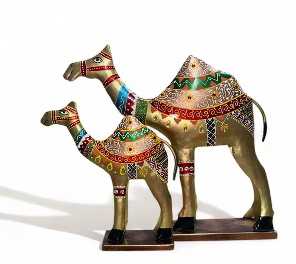 Handcrafted_Decorative_Metal_Camel_Figurines_-_Set_Of_2_(Large_And_Small)