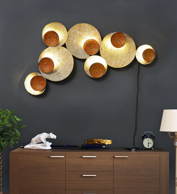 Golden_Disc_Wall_Art_Sculpture_-_Modern_3D_Metal_Decor