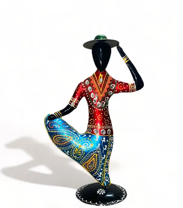 Handcrafted_Decorative_African_Woman_Figurine_With_Vibrant_Traditional_Attire