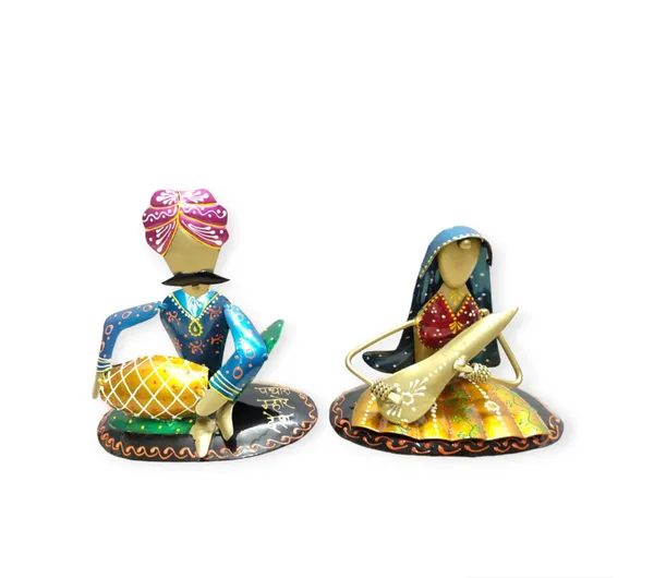 Handcrafted_Kondapalli_Wooden_Dolls_-_Traditional_Indian_Figurines_(Set_Of_2)