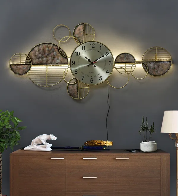 Modern_Wall_Clock_With_Decorative_Metal_Circles_And_Backlight