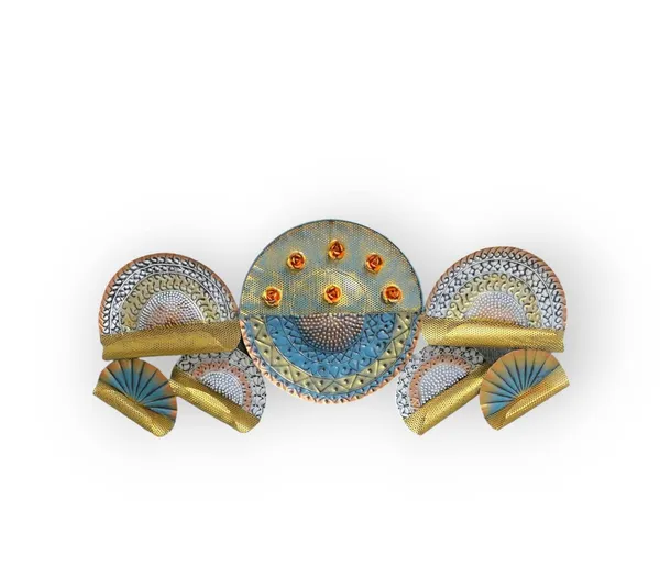 Decorative_Woven_Wall_Hanging_With_Floral_And_Fan_Motifs