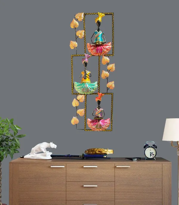 Decorative_Metal_Wall_Hanging_With_Handcrafted_Dolls_And_Pom-Poms
