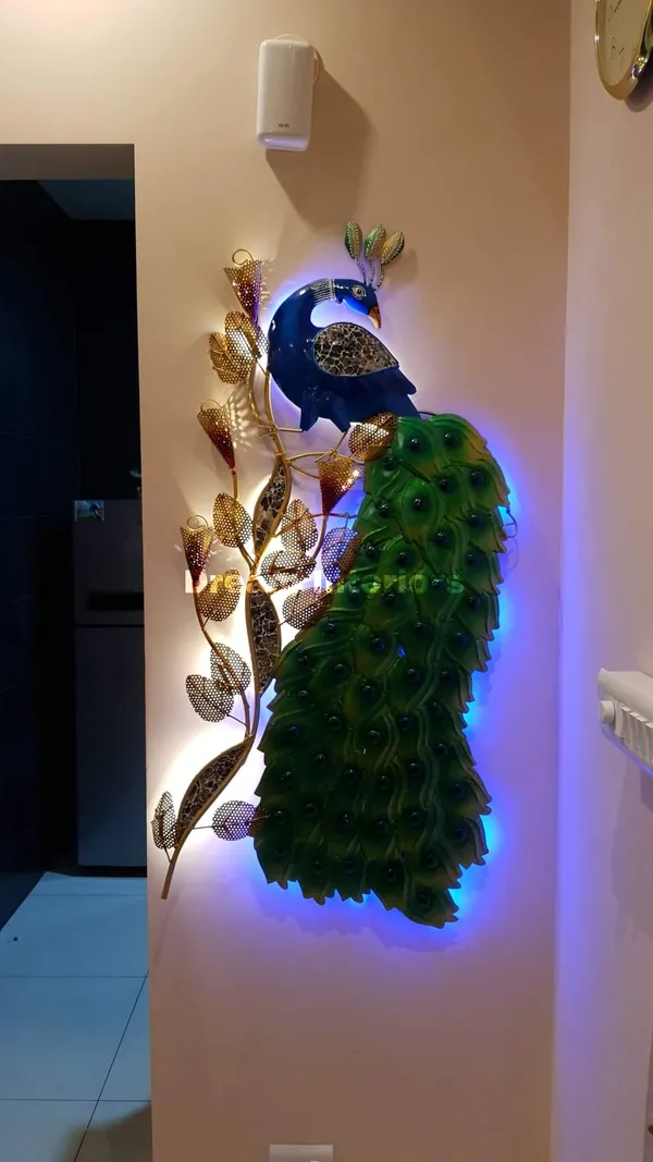 Decorative_Led_Peacock_Wall_Art_With_Metallic_Finish