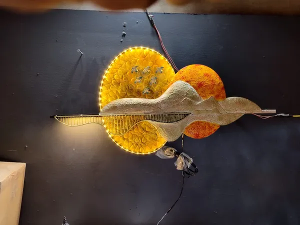 Decorative_Citrus_Fruit_Wall_Art_With_Wavy_Mirror_Design