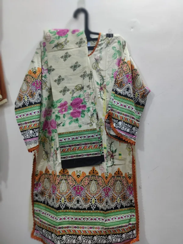 Multicolor_Floral_Print_Cotton_Pakistani_Lawn_3-Piece_Suit_Set_For_Women