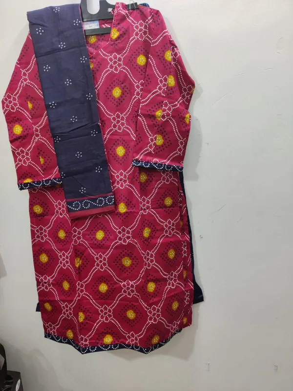 Dark_Pink_Navy_Blue_Bandhani_Print_Cotton_Salwar_Suit_Set_With_Dupatta_For_Women