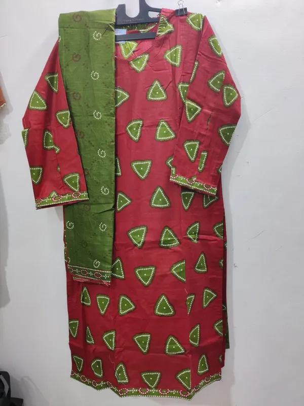 Green_Red_Bandhani_Print_Cotton_Salwar_Suit_Set_For_Women