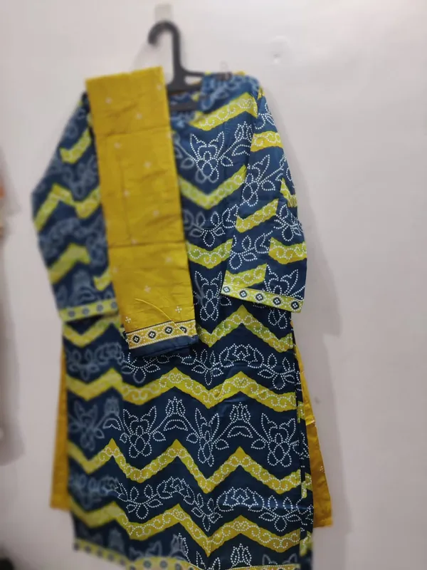 Blue_And_Yellow_Bandhani_Print_Cotton_Kurta_Pant_Set_With_Dupatta_For_Women