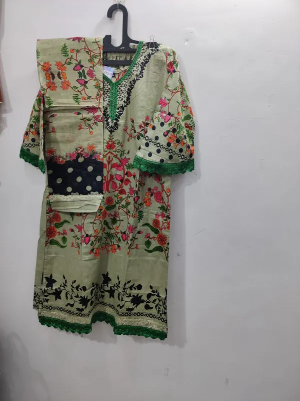 Green_Cotton_Floral_Embroidered_Suit_Set_With_Lace_Border_For_Women