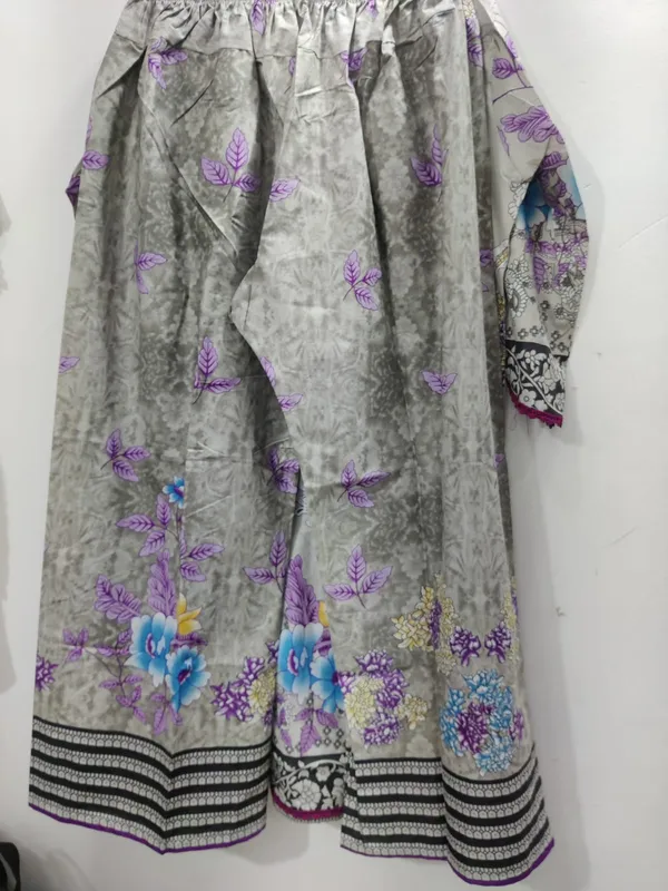 Grey_Purple_Floral_Print_Cotton_Pakistani_Lawn_Suit_Set_With_Dupatta_For_Women