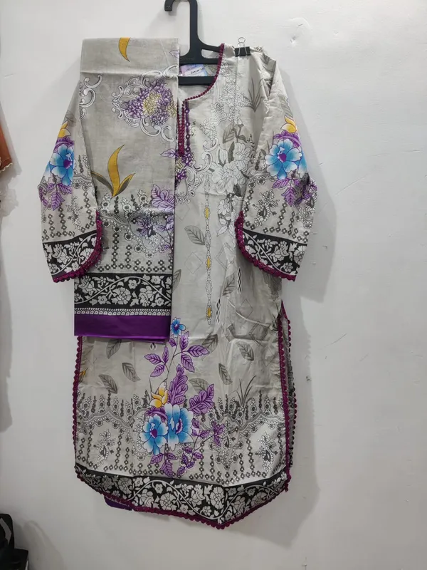 Grey_Purple_Floral_Print_Cotton_Pakistani_Lawn_Suit_Set_With_Dupatta_For_Women