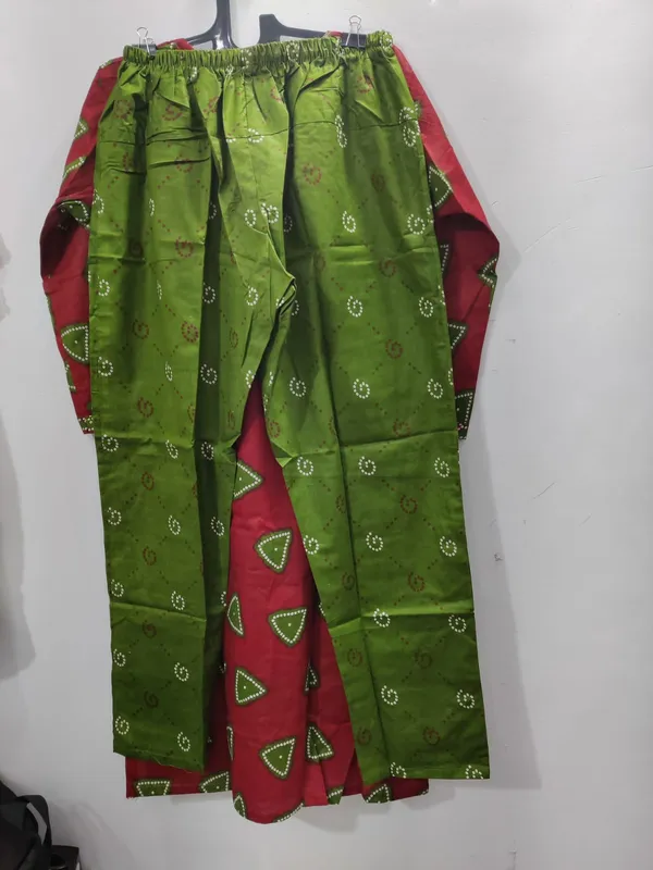 Green_Red_Bandhani_Print_Cotton_Salwar_Suit_Set_For_Women