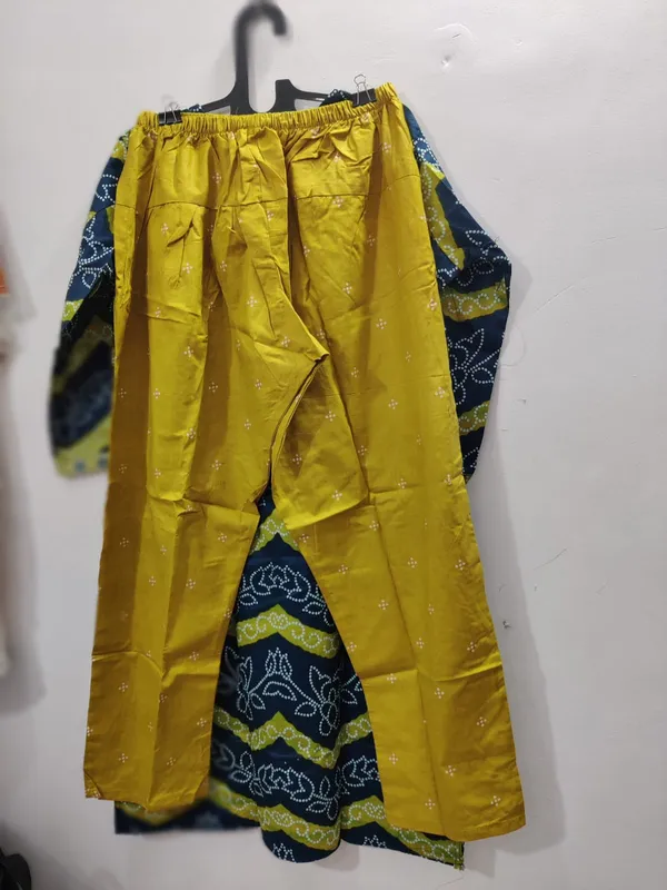 Blue_And_Yellow_Bandhani_Print_Cotton_Kurta_Pant_Set_With_Dupatta_For_Women