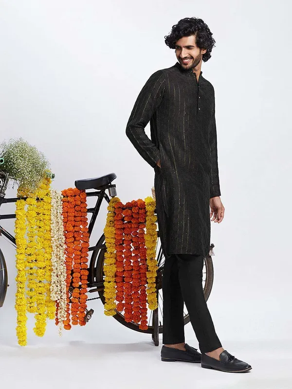 Black_Silk_Blend_Printed_A-Line_Kurta_For_Men