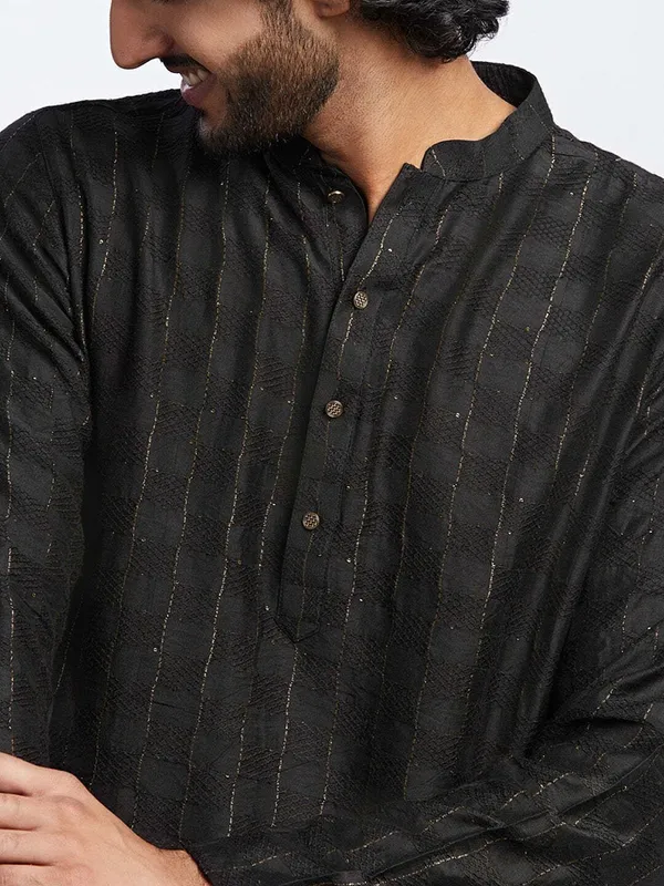 Black_Silk_Blend_Printed_A-Line_Kurta_For_Men