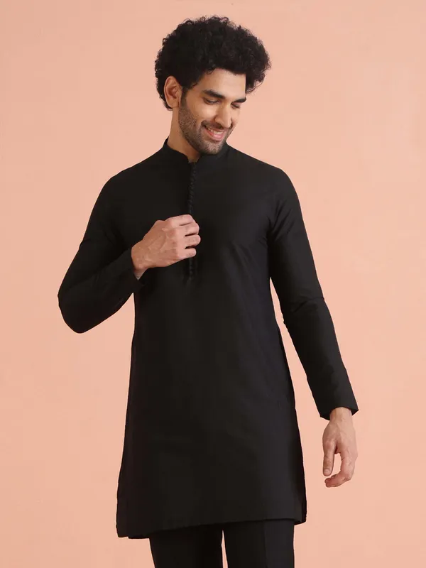 Black_Cotton_Silk_Solid_A-Line_Kurta_For_Men