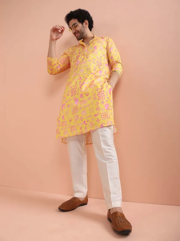 Yellow_Cotton_Rayon_Printed_A-Line_Kurta_For_Men